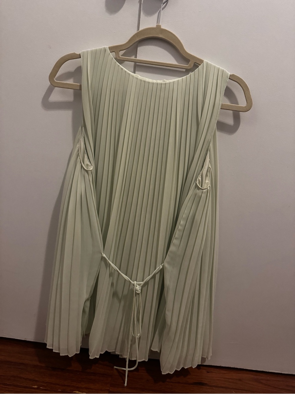 Banana Republic Light Sage Green Pleated Sleeveless Top